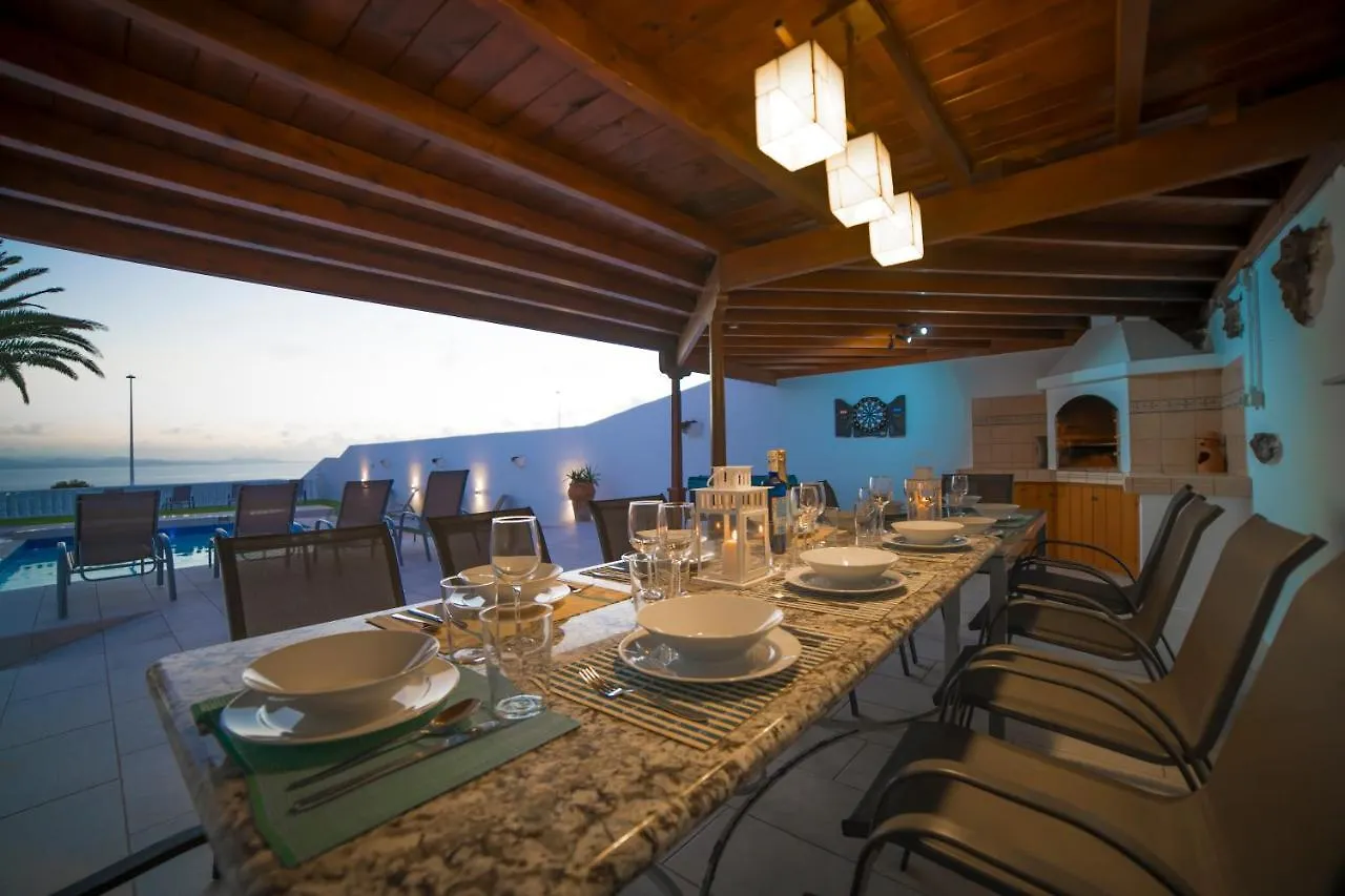 Stunning Sea View Villa With 6 Bedrooms & Heated Pool - Villa Renaissance Playa Blanca  0*, Playa Blanca (Lanzarote)